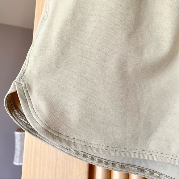 Lululemon Stretch High Rise Short 3.5" Trench - Picture 6 of 10